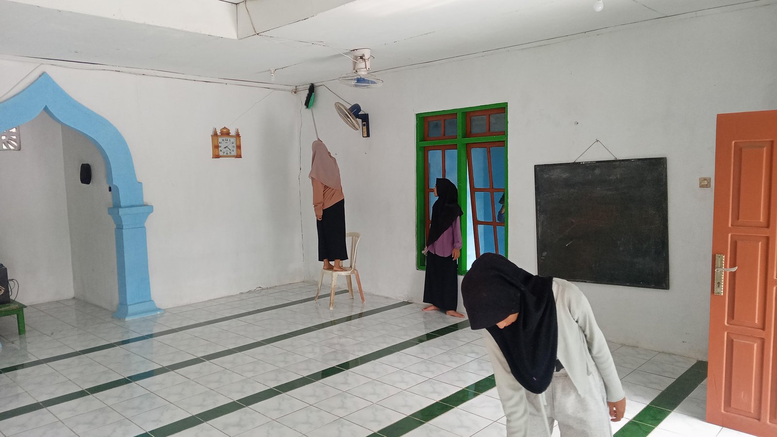 PR IPNU IPPNU Jono Sambut Ramadhan dan Peringati Harlah dengan Kegiatan Bersih Musola