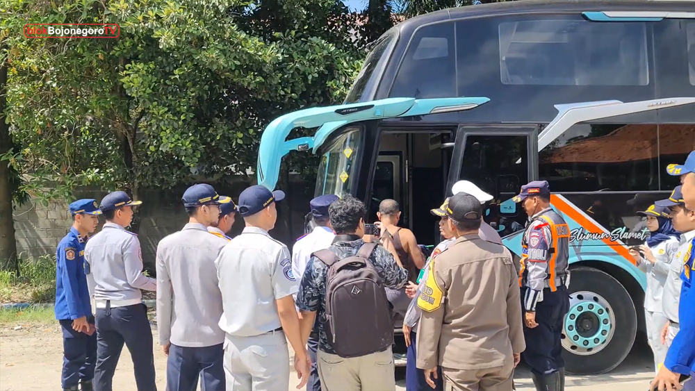 Jelang Mudik Lebaran, Bus di Terminal Bojonegoro Dicek