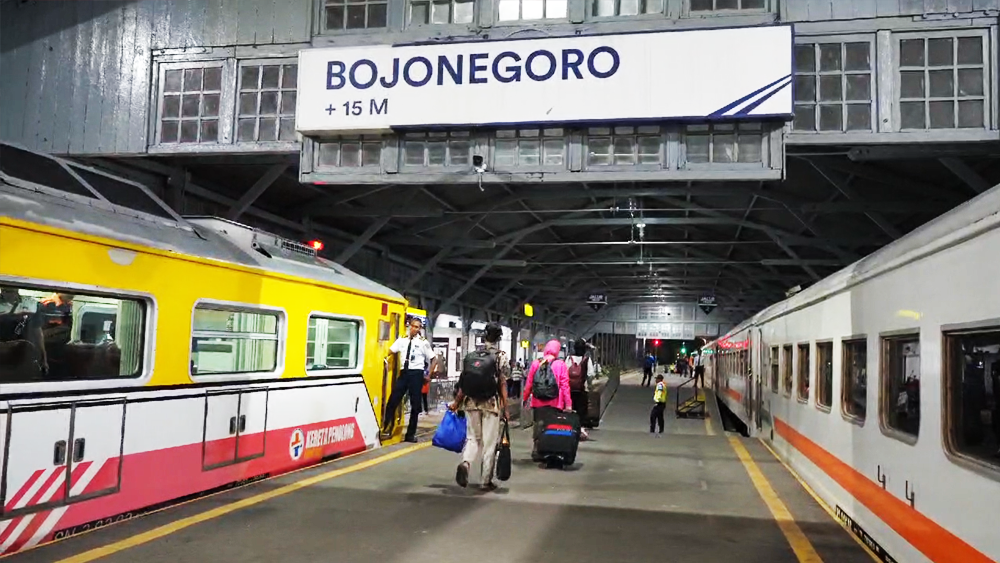 Mudik Lebaran, 24 Ribu Penumpang Naik Turun di Stasiun Bojonegoro Jawa Timur