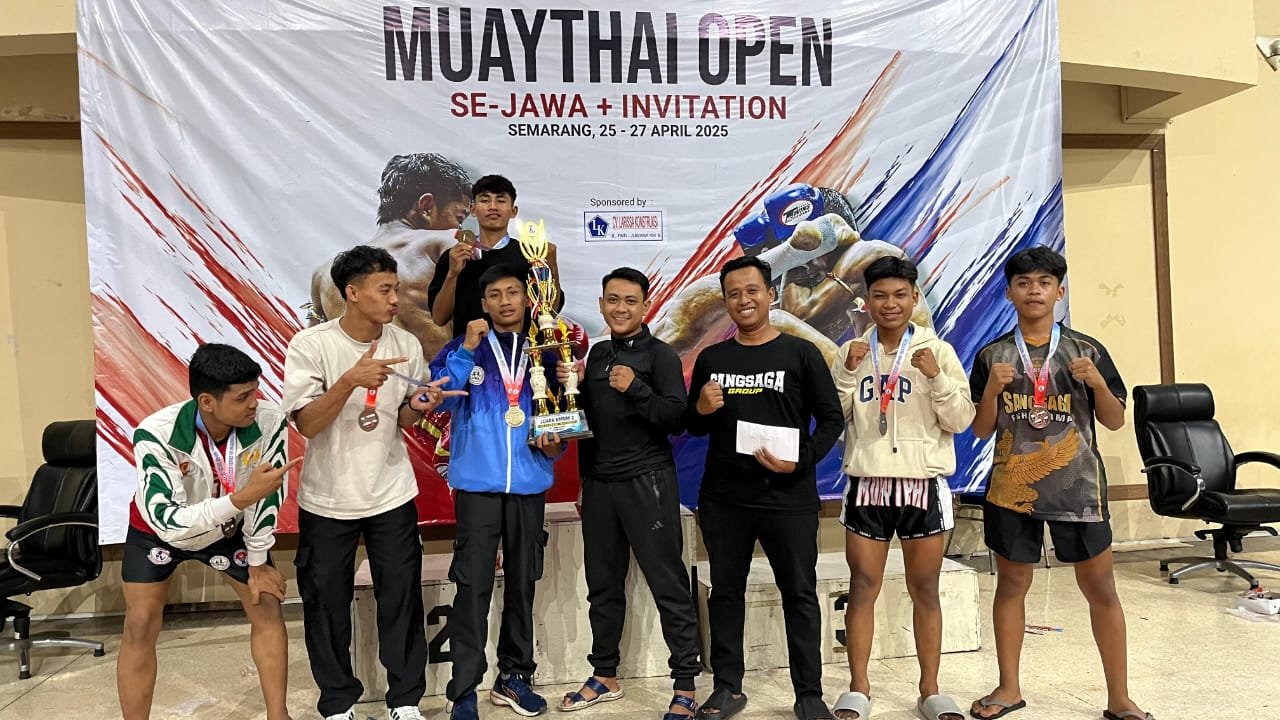 Atlet Muaythai Sangsaga Fight Camp Bojonegoro Raih Juara Umum 2 Open se-Jawa