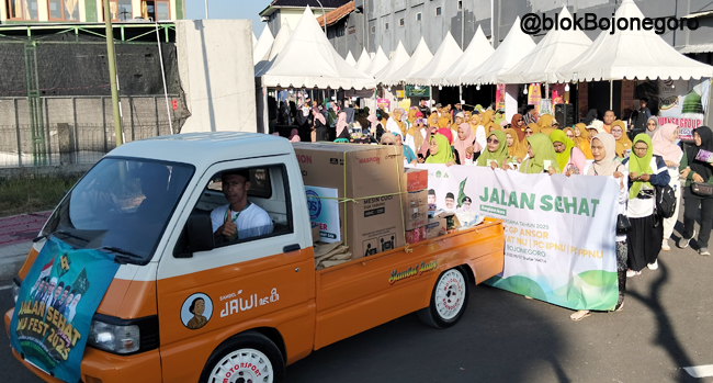 Jalan Sehat Bersarung NU FEST 2025 Mengular