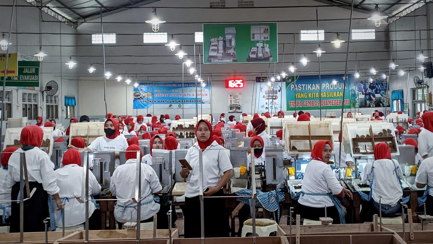 Pemkab Bojonegoro Kucurkan Bansos Rp34,1 Miliar untuk Buruh Pabrik Rokok dan Petani Tembakau