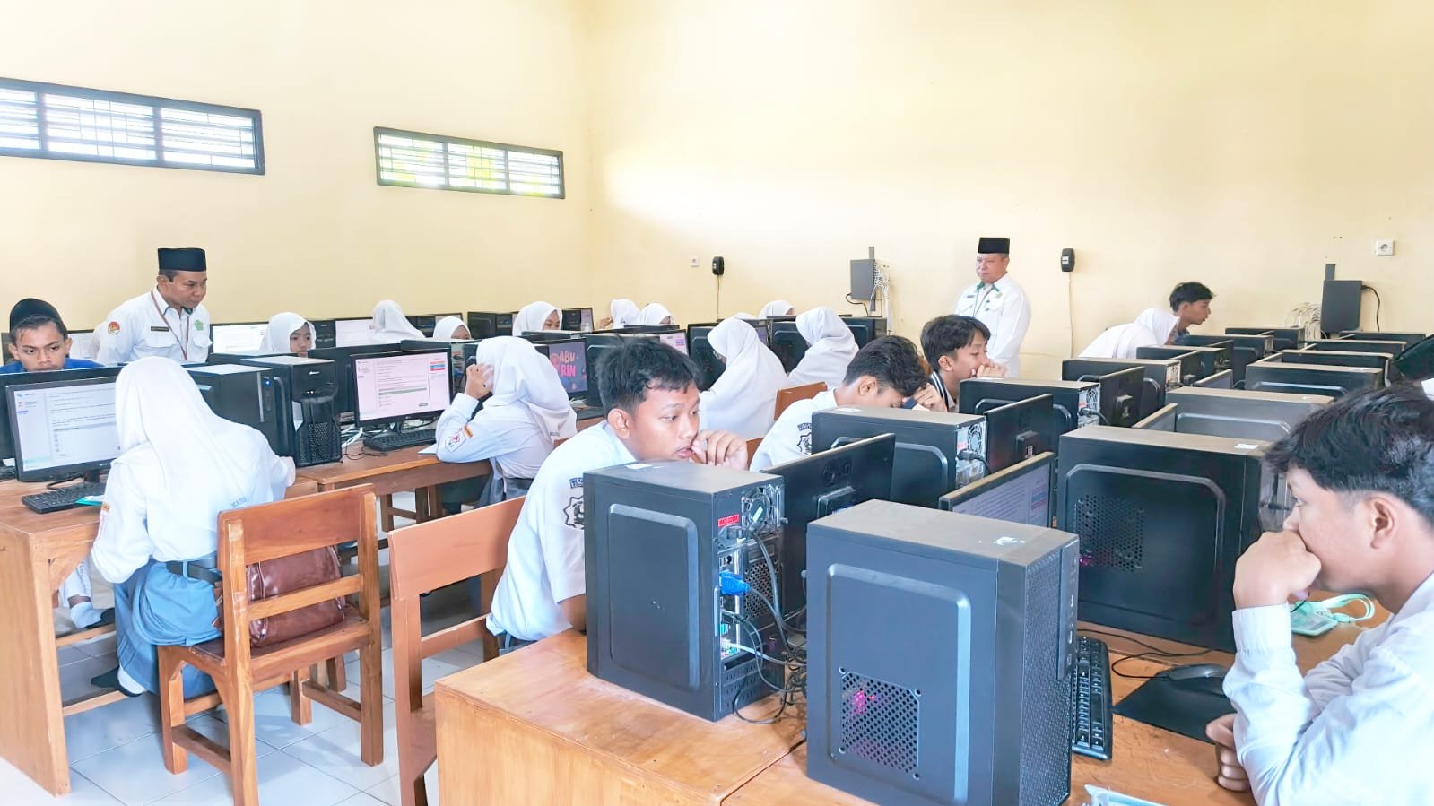 OMI Bojonegoro Diikuti 1.335 Peserta, Madrasah Jadi Pilihan Kompetitif