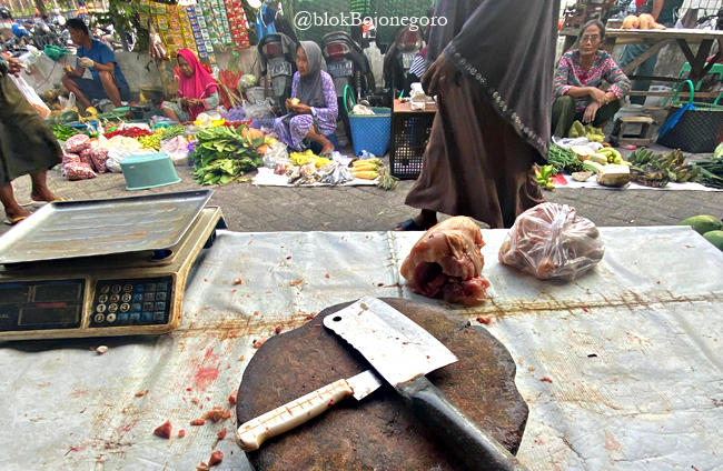 Harga Daging Ayam Naik, Penjual dan Pembeli Kaget