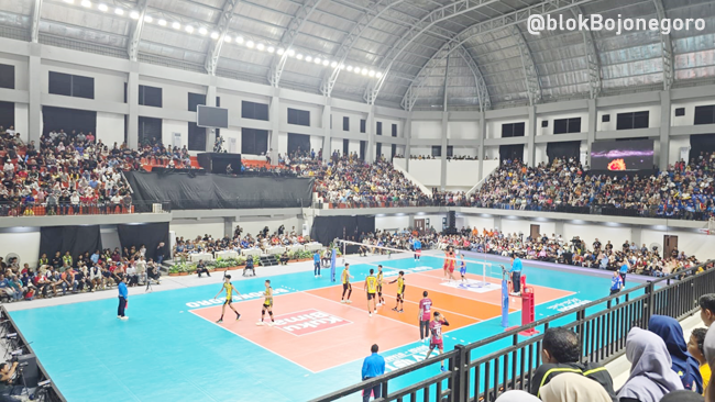 Woww..! Penuh Sesak Tonton Final Livoli Pool B di GOR Bojonegoro