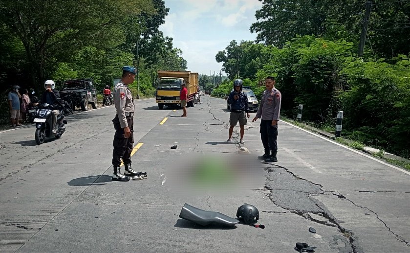 Niat Mendahului, Pemotor di Bojonegoro Meregang Nyawa Usai Santap L300
