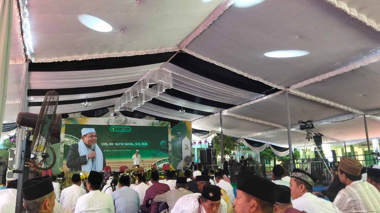 Seribuan Alumni Hadiri Temu Lintas Generasi Ponpes Attanwir Talun