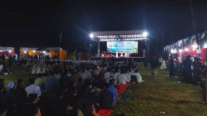 Meriahnya Malam Bazar Alumni Ponpes Attanwir Tahun 2026