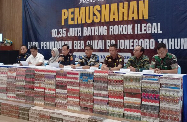 Musnahkan Rokok Ilegal Senilai Rp15,39 miliar