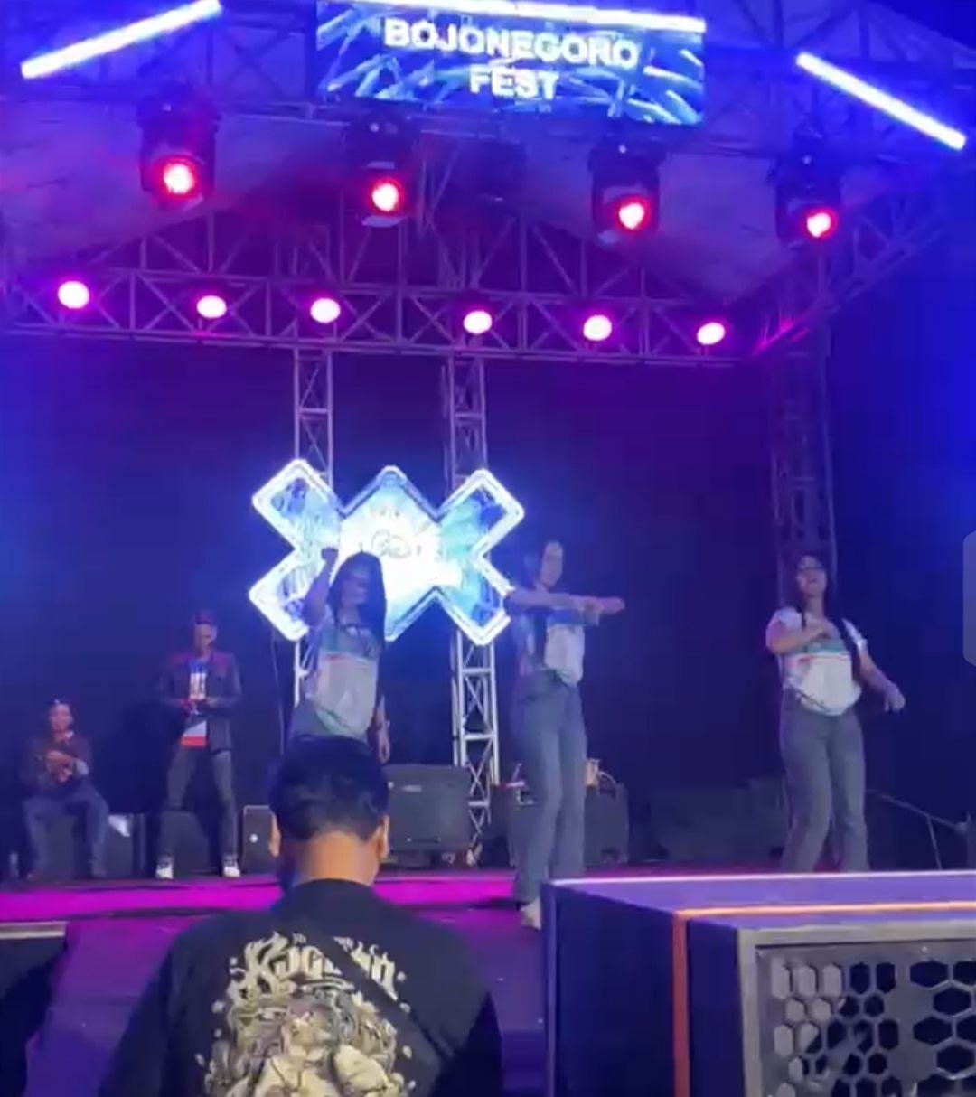 Perdana Bojonegoro Night Party Disambut Antusias, Pengunjung Nikmati Hiburan Baru Sekaligus Dukung UMKM