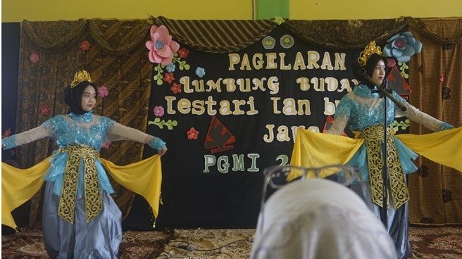 PGMI UNISDA Lamongan Gelar Pagelaran Seni dan Budaya, Mahasiswa Angkat Kearifan Lokal dalam Pembelajaran
